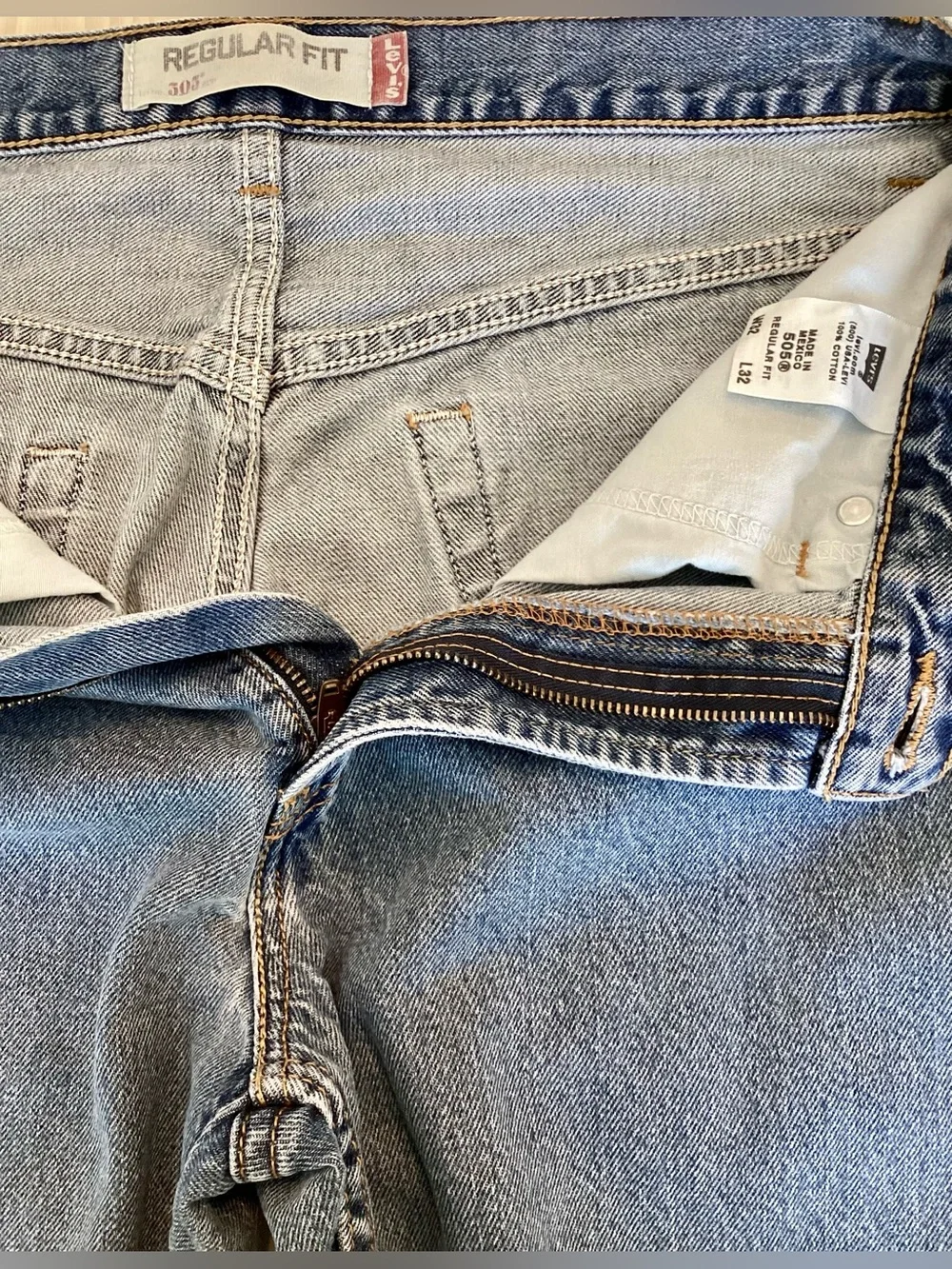 Levi’s 505 Men’s Jeans 32 X 32 Red Tab Regular Fit Straight Leg Medium Wash Blue